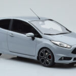 Ford Fiesta ST2000 Grigio Otto 1:18 - image 4 of 6