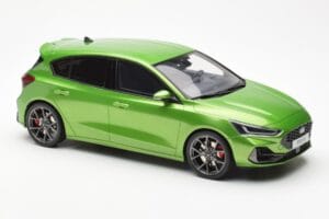 Ford Focus Mk5 ST Phase 2 Mean Verde Otto 1:18 OT450 Resina — immagine 4 di 6