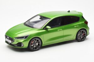 Ford Focus Mk5 ST Phase 2 Mean Verde Otto 1:18 OT450