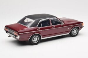 Ford Granada Mk1 Rosso Scuro Metallizzato Nero Opaco MCG 1:18 MCG18393 Pressofusione — immagine 2 di 6