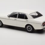 Ford Granada Mk1 Bianco MCG 1:18 MCG18395 - image 5 of 6