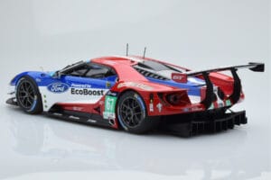 Ford GT Chip Ganassi Racing UK #67 M. Franchitti / A. Priaulx / H. Tincknell 24 Hours of Le Mans 2016 Minichamps 1:18 1551686 — immagine 5 di 6