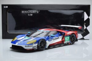 Ford GT Chip Ganassi Racing UK #67 M. Franchitti / A. Priaulx / H. Tincknell 24 Hours of Le Mans 2016 Minichamps 1:18 1551686 — immagine 6 di 6