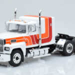Ford LTL 9000 Bianco Rosso Arancione IXO 1:43