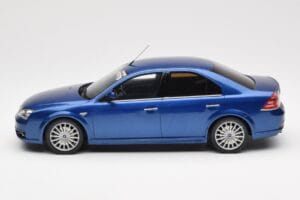 Ford Mondeo ST220 Performance Blu Otto 1:18 OT448 Resina — immagine 3 di 6