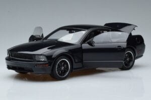 Ford Mustang GT S197 Bullitt AUTOart 1:18 73067 Pressofusione — immagine 2 di 7
