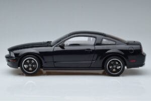 Ford Mustang GT S197 Bullitt AUTOart 1:18 73067 Pressofusione — immagine 4 di 7