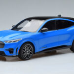 Ford Mustang Mach-E GT Performance Blu Otto 1:18 OT414 Resina