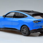 Ford Mustang Mach-E GT Performance Blu Otto 1:18 OT414 Resina - image 5 of 6