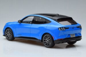 Ford Mustang Mach-E GT Performance Blu Otto 1:18 OT414 Resina — immagine 5 di 6