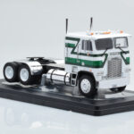 Freightliner FLA Bianco Verde IXO 1:43 - image 3 of 4