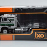 Freightliner FLA Bianco Verde IXO 1:43 - image 4 of 4