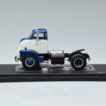 GMC 950 COE Blu Bianco IXO 1:43 - image 3 of 6