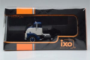 GMC 950 COE Blu Bianco IXO 1:43 TR150 Pressofusione — immagine 6 di 6