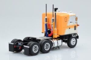 GMC Astro 95 Beige Bianco IXO 1:43 TR167 Pressofusione — immagine 2 di 5