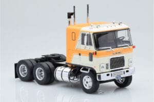 GMC Astro 95 Beige Bianco IXO 1:43 TR167 Pressofusione — immagine 3 di 5