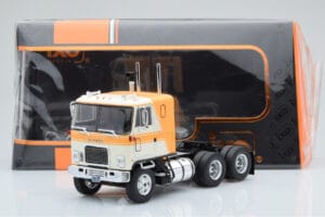 GMC Astro 95 Beige Bianco IXO 1:43 TR167 Pressofusione — immagine 5 di 5