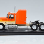 GMC General Arancione IXO 1:43 TR129 - image 3 of 6