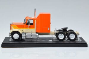 GMC General Arancione IXO 1:43 TR129 Pressofusione — immagine 3 di 6