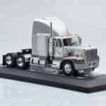 GMC General SBFA Argento IXO 1:43 - image 4 of 6