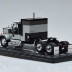 GMC General Argento Nero IXO 1:43 TR117 - image 5 of 6