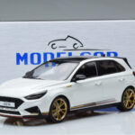 Hyundai i30 N PD Atlas Bianco MCG 1:18 - image 6 of 6