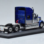 International Lonestar Blu IXO 1:43 TR118 - image 2 of 6
