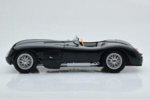 Jaguar C-Type Verde AUTOart 1:18 73500 Pressofusione — immagine 5 di 8