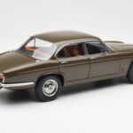 Jaguar XJ6 Series 1 4.2 Sable Marrone Paragon 1:18 2011004 - image 3 of 8