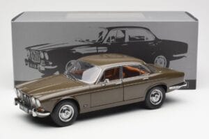 Jaguar XJ6 Series 1 4.2 Sable Marrone Paragon 1:18 2011004 Pressofusione — immagine 8 di 8