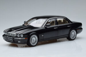 Jaguar XJ6 X350 Ebony Nero Almost Real 1:18