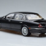 Jaguar XJ6 X350 Ebony Nero Almost Real 1:18 - image 6 of 11