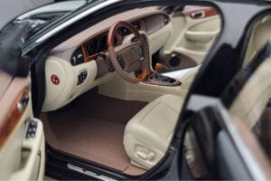 Jaguar XJ6 X350 Ebony Nero Almost Real 1:18 810501 Pressofusione — immagine 7 di 11