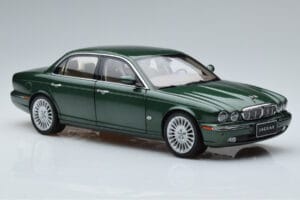 Jaguar XJ6 X350 Racing Verde Almost Real 1:18 810502 Pressofusione — immagine 6 di 13