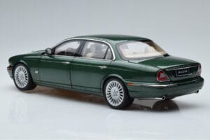 Jaguar XJ6 X350 Racing Verde Almost Real 1:18 810502 Pressofusione — immagine 7 di 13