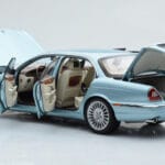 Jaguar XJ6 X350 Seafrost Azzurro Almost Real 1:18 - image 3 of 11