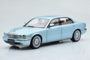 Jaguar XJ6 X350 Seafrost Azzurro Almost Real 1:18 810503