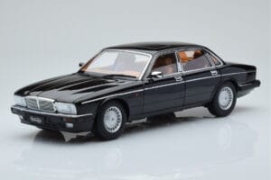 Jaguar XJ6 XJ40 Ebony Nero Almost Real 1:18 810543