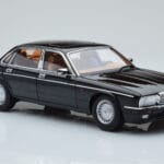 Jaguar XJ6 XJ40 Ebony Nero Almost Real 1:18 - image 6 of 11