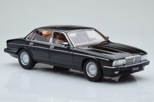 Jaguar XJ6 XJ40 Ebony Nero Almost Real 1:18 810543 Pressofusione — immagine 6 di 11