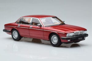 Jaguar XJ6 XJ40 Flamenco Rosso Almost Real 1:18 810541 Pressofusione — immagine 6 di 11