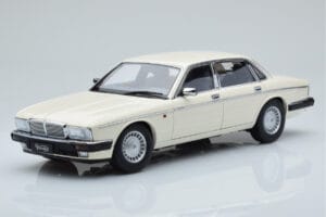 Jaguar XJ6 XJ40 Glacier Bianco Almost Real 1:18 810542