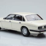 Jaguar XJ6 XJ40 Glacier Bianco Almost Real 1:18 - image 7 of 11