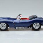 Jaguar XKSS Blu AUTOart 1:18 - image 5 of 9