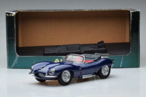Jaguar XKSS Blu AUTOart 1:18 73510 Pressofusione — immagine 9 di 9