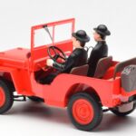 Jeep Willys Tintin 2 Figure UT Models 1:18 - image 5 of 6