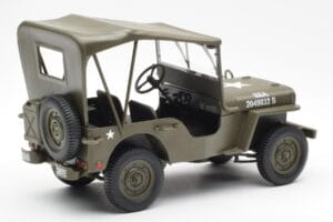Jeep Willys Con Telo Di Copertura UT Models 1:18 180149002 Pressofusione — immagine 2 di 6