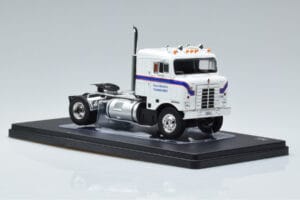 Kenworth Bullnose Ross Mackie Transport Bianco IXO 1:43 TR063 Pressofusione — immagine 4 di 6