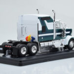 Kenworth W900 Verde Bianco IXO 1:43 - image 2 of 6