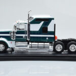 Kenworth W900 Verde Bianco IXO 1:43 - image 3 of 6
